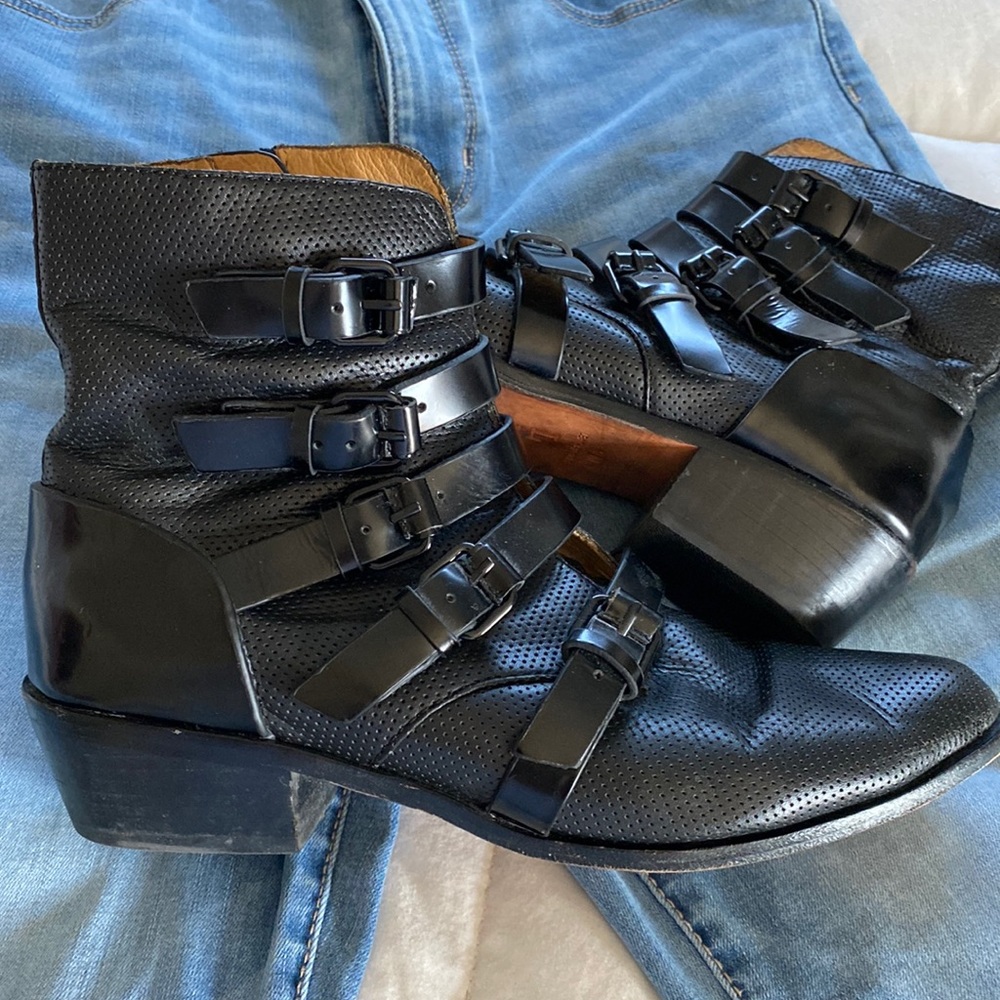 L.A.M.B. By Gwen Stefani black leather buckle boots with side zip Sz 9